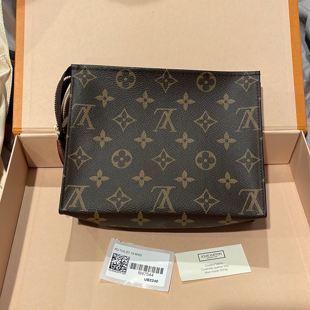 Louis Vuitton Monogram Toiletry Pouch 19